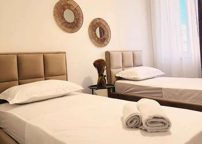 Enol Plazza * Τίρανα